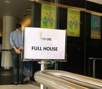 “Full House” sign at the Sydney Lyric Theatre for the Shen Yun performance