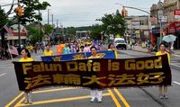 Falun Gong in the 89th Memorial Day parade in Queens, New York.