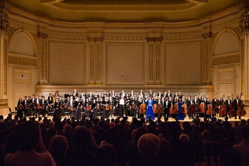 Shen Yun Symphony Orchestra presented two concerts in the Isaac Stern Auditorium of Carnegie Hall on October 15, 2016. Several encores were added in response to a standing ovation by the enthusiastic audience.