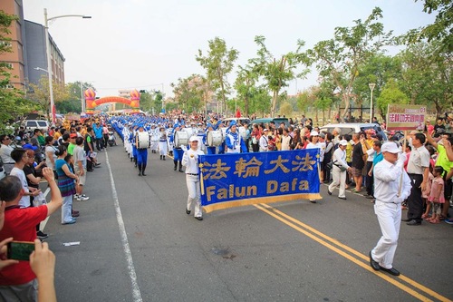 f7e0640be15b280ecba90fdd8160e579 The Tian Guo Marching Band performs at a cultural festival in Kaohsiung on November 19 and 20, 2016.