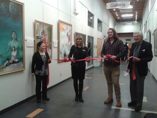 Councilor Tracy Gray (second from left) attends the opening ceremony of The Art of Zhen Shan Ren (Truthfulness, Compassion, Forbearance) International Exhibition.