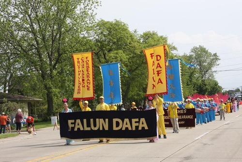 The Falun Gong entry in the Memorial Day Parade in Michigan.