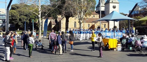 797210b6b9c9958c23e0722192d14ca7 A rally in Parramatta, Sydney, raises awareness of Falun Gong and the ongoing persecution in China.