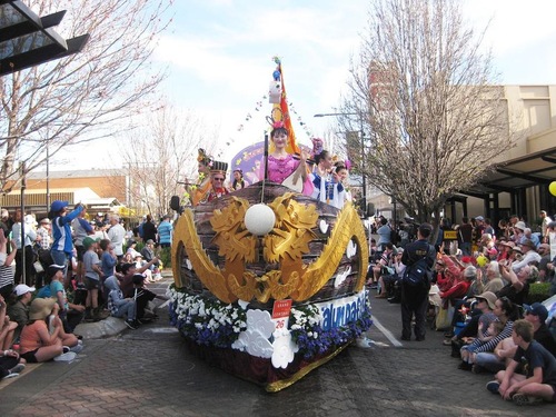 Falun Gong practitioners' dragon boat float.