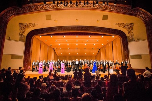 02cc00c83578ce3e998bad1b01b67325 Shen Yun Symphony Orchestra’s closing performance of their 2017 Taiwan tour at Taipei Zhongshan Hall on October 3.