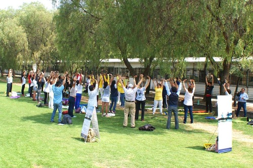 Many at the University learning the Falun Dafa exercises.