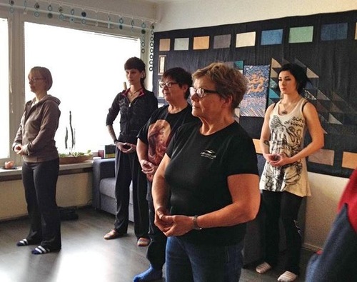 Finland: Attendees learn the Falun Gong exercises.