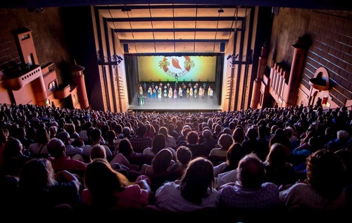 Curtain call at the final performance in Buenos Aires on March 11.
