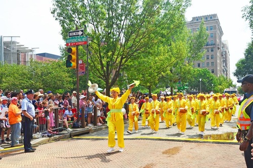 2e9f3c9ec6fed844cba5cb28e91cd623 Waist drum team performs in the Independence Day Parade in Philadelphia.