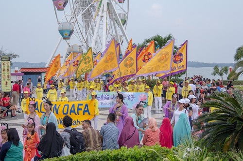 Falun Gong parade in Coastarina, Batam.