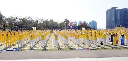 Performing the exercises before the march.
