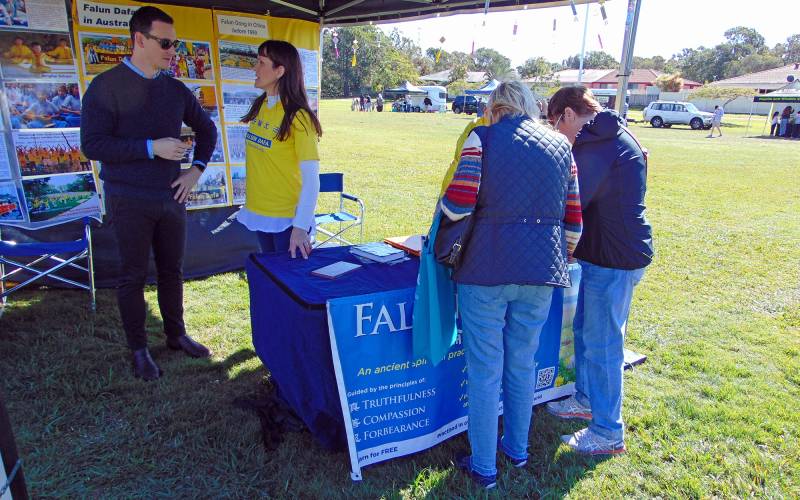 1 The Falun Dafa stall at the 2019 Multicultural Festival in the Gold Coast, Queensland.