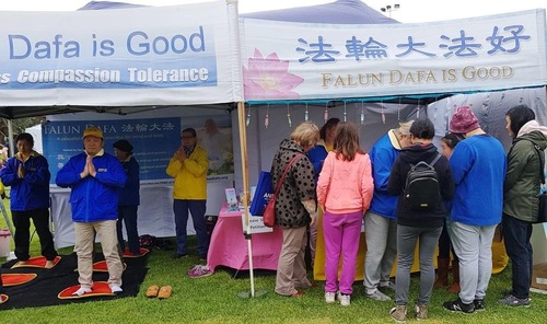 290294455f3d18a8b8fcb42d1c445c30 Practitioners at the annual Spring Festival.