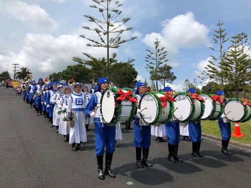 4f2a63b90d1e5efbcf1fa8e2e4834d6c The Tian Guo Marching Band in the Glenfield Santa Parade.