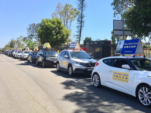 Falun Gong practitioners in Queensland participate in a car parade themed “End the CCP” on November 29, 2020, to expose the CCP’s evil nature and the persecution of Falun Gong.
