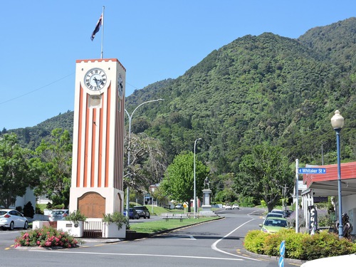 e01fd4ba7c3e3bdc8bf06210c3033602 Te Aroha, a beautiful rural town in New Zealand.