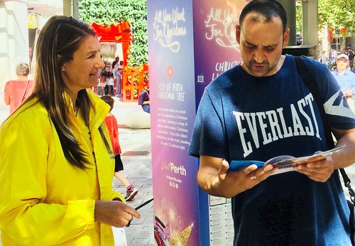 Practitioners held activities in Perth on January 9, 2021, to tell people about the CCP’s persecution.