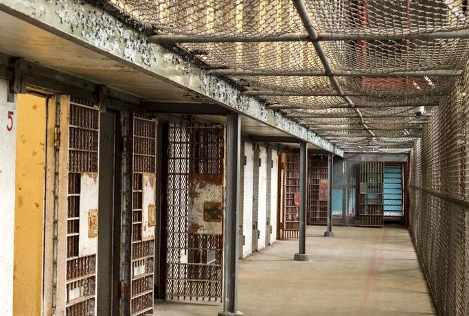 prison_cell_slammer_prison