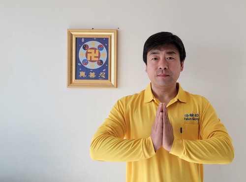 f8b5fd48beee6ca8d6047ffd4304e7be Mr. Jin Xuezhe is thankful to Master Li and Falun Gong.