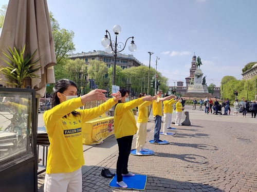 Practitioners do the exercises to commemorate the 22nd anniversary of the peaceful protest at the Beijing National Appeals Office.