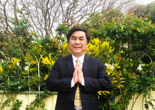 Nguyen Duy Hung is grateful to Master Li for his compassion and salvation.