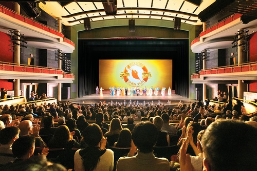 The Shen Yun Global Company at the Living Arts Center in Mississauga, Canada, on March 25, 2022. The company presented five performances in Mississauga from March 25–29. (The Epoch Times)