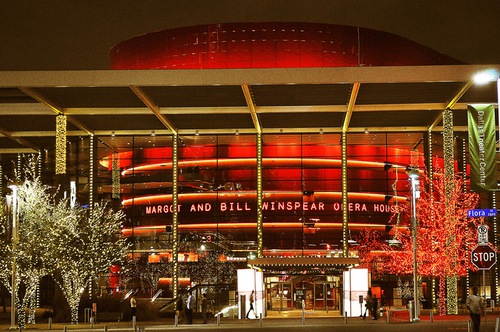 The Shen Yun New Era Company presented four performances at the AT&T Performing Arts Center–Winspear Opera House in Dallas, Texas, April 15–17, all to packed houses. (The Epoch Times)