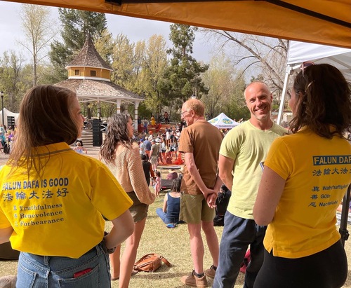 Practitioners introduce Falun Dafa to locals and raise awareness of the ongoing persecution in China.