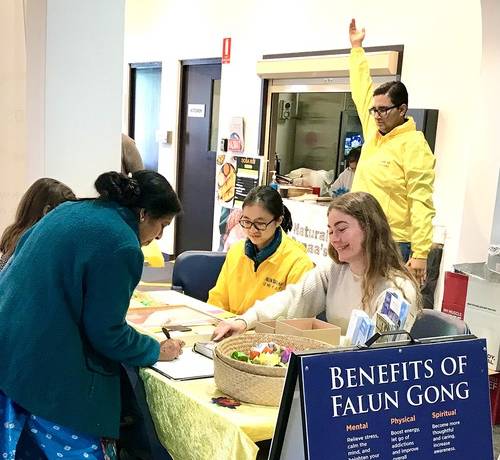 Local residents talked with practitioners during a fundraising event held by Cancer Council New South Wales on June 18.