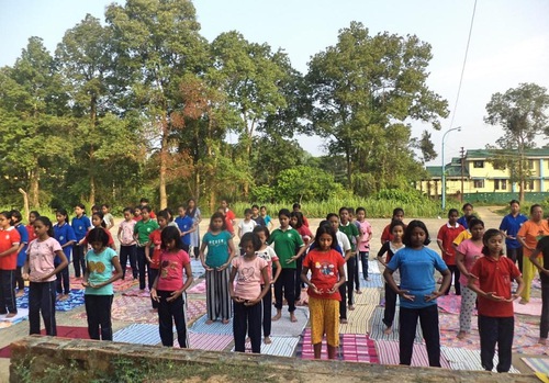 Students, teachers, and parents in the remote northeastern state of Tripura learn the Falun Dafa exercises.