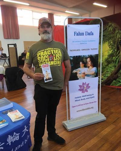 Michael Crawford supports Falun Dafa