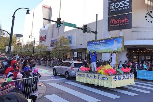 Demonstrating the Falun Gong exercises on the float