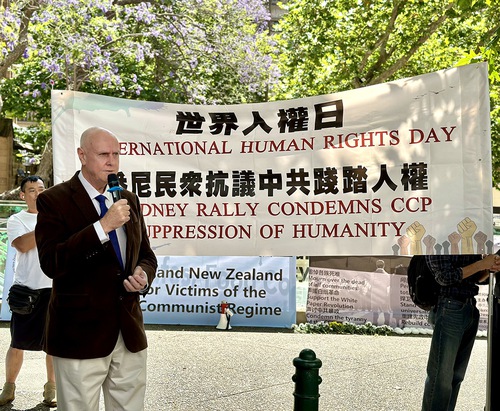 Australia Falun Dafa Association Spokesperson John Deller speaks at the rally.