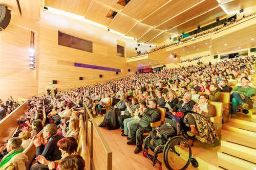 Shen Yun New York Company at the RiojaForum in Logroño, Spain, on March 5. The company presented four performances in Logroño March 3–5, all to packed houses. (The Epoch Times)