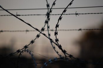 barbed-wire-g412386fa7_640