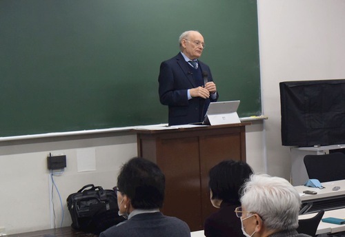 Canadian human rights lawyer David Matas speaking at the seminar held in Tokyo on April 2, 2023.