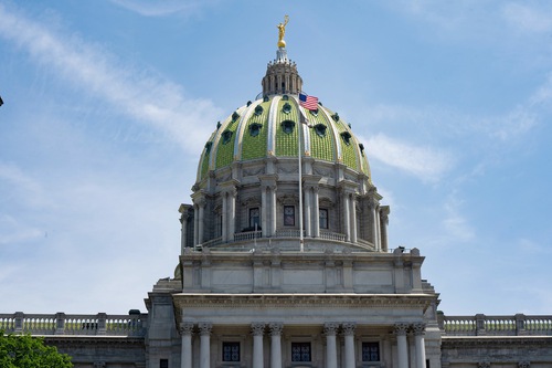 On May 13, 202, Pennsylvania Governor Shapiro authorised the raising of an American flag at the state capitol in Harrisburg, in recognition of Mr. Li Hongzhi.
