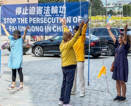 Practitioners gather at Mynttorget Square every Friday and Saturday to tell people about Falun Dafa.