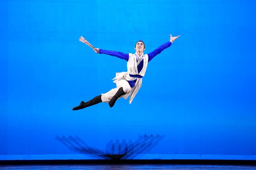 Gold winner Alex Chiang performs, “Free and Unfettered.” (The Epoch Times)