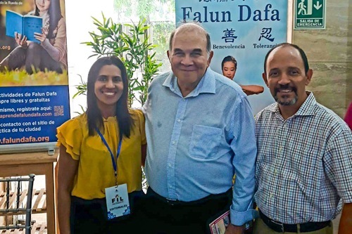 Former Member of Congress of the Dominican Republic (middle) visited the practitioners’ booth.
