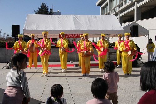 Waist-drum dance at International Festival 2023