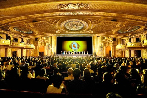 Shen Yun Touring Company at the Boch Centr Wang Theatre in Boston, Massachusetts, on December 28. The company presented five performances in Boston December 28–31. (The Epoch Times)