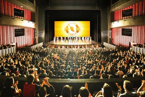 Shen Yun New York Company at the Weiwuying Opera House in Kaohsiung on March 26. The company presented four sold-out performances in Kaohsiung March 26–28. (The Epoch Times)