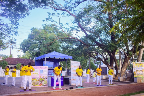 Practitioners demonstrate the Falun Dafa exercises at Lake Round in Kurunegala.