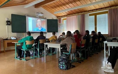 The students watched the documentary “Letter from Masanjia”.