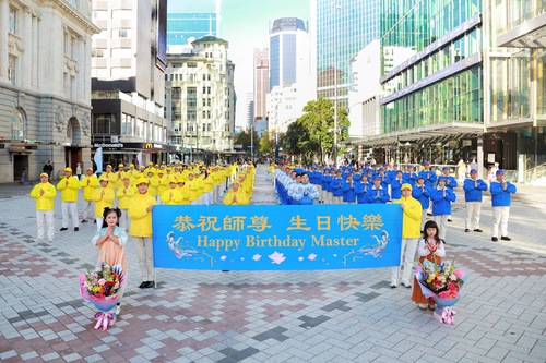 Practitioners celebrated World Falun Dafa Day on Elizabeth Square in the centre of Auckland on May 11, 2024.