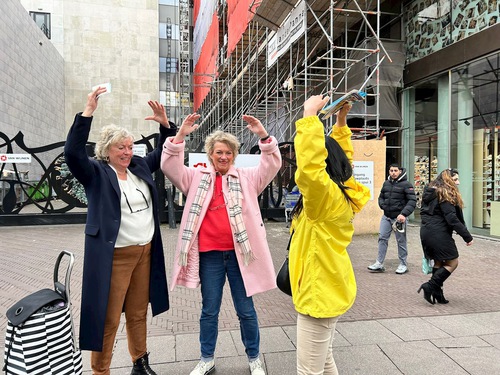 Some people learn to practice Falun Gong.