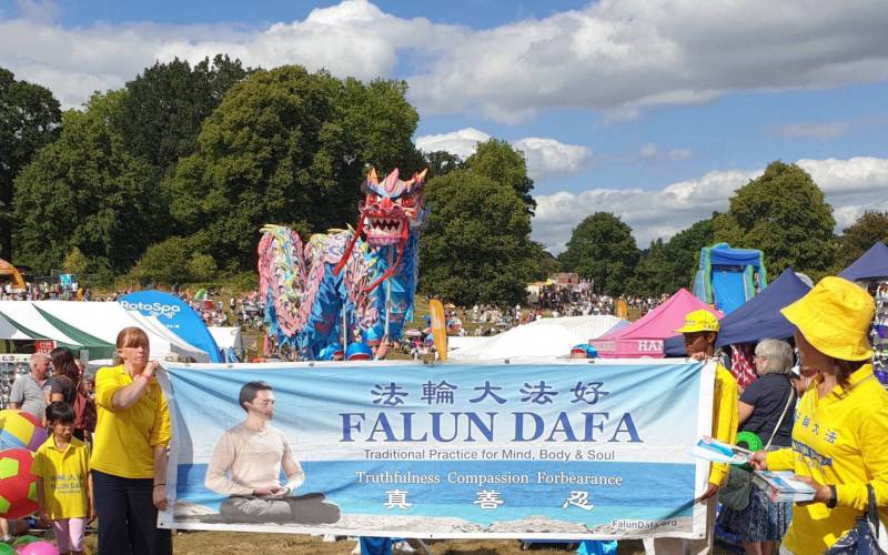 People enjoyed the practitioners’ dragon dance at the Bristol International Balloon Fiesta on August 11.