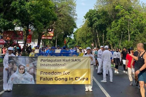 Practitioners held a parade and rally on December 8, 2024 in Denpasar, Bali to expose the CCP’s persecution of Falun Gong in China and call to end it.