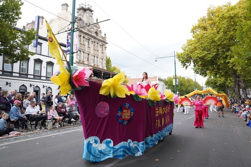 Practitioners participated in the annual Bendigo Easter Fair parade on April 20, 2025.